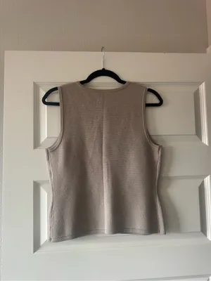 Abercrombie & Fitch Mara High-V LuxeLoft Sweater Vest thumbnail 5