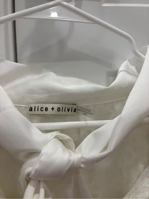 Alice + Olivia Cream Puff Sleeve Blouse Size Medium thumbnail 3