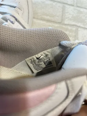 Nike Gamma Force Women's White & Pink Low-Top Sneakers thumbnail 8