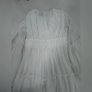 Elegant White Flowy Dress thumbnail 8