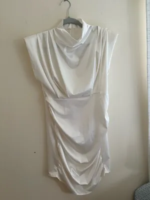 White padded dress Size L thumbnail 3