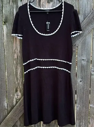 NWT Express Puff Sleeve Scallop Trim Sweater Dress Black White Size XL thumbnail 2