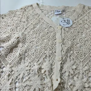 Cream Lace Crochet Blouse Size M thumbnail 5