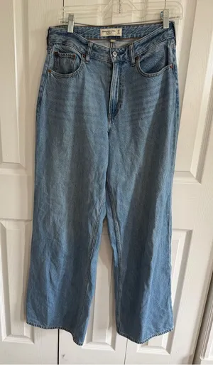 Abercrombie & Fitch The Wide Leg High Rise Jean Medium Wash Size 4L thumbnail 1