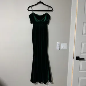 Petal and Pup Adair Off Shoulder Maxi Emerald Green Size XS thumbnail 2