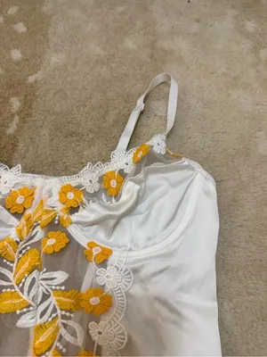 White Satin Floral Embroidered Mesh Snap Bodysuit Yellow Daisy Appliqué size M thumbnail 8