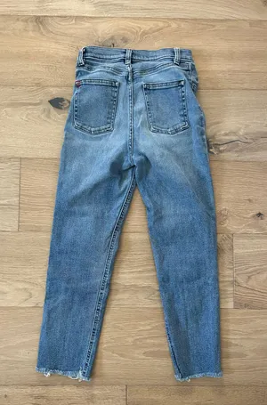 Urban Outfitters girlfriend jeans 26” blue thumbnail 2