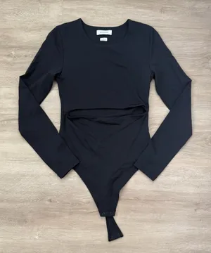 Aritzia Babaton SEGOVIA BLACK CUT OUT CONTOUR BODYSUIT thumbnail 1