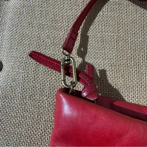 Madewell The Puff Crossbody Bag in Red Leather thumbnail 4