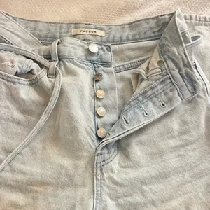 PacSun Dad Jeans Light Wash High-Waisted Women’s 25 thumbnail 3