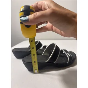Crocs Womens W7 Black Gray Double Strap Wedge Slide Comfort Sandals Shoes thumbnail 6