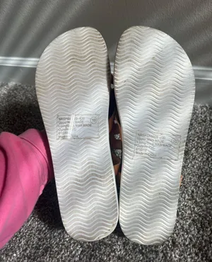 sandles Size 9 thumbnail 4