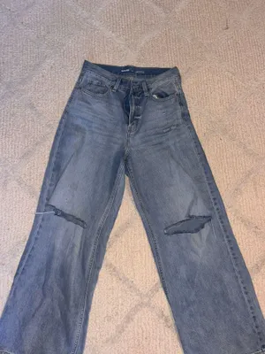 Old Navy high Rise Wide Leg Jeans Ripped thumbnail 1