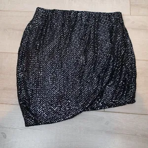 Theory Women's Size Small‎ Hailey W Skirt Black Sequin Asymmetrical Hem Pull On thumbnail 4