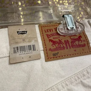 Levi’s Women's 501 Ivory Give Me Butterflies‎ Hi-Rise Denim Shorts, 30 NWT thumbnail 8