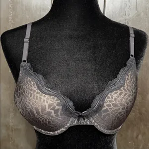 Maidenform Women's Push-Up Bra Black lace - Size 34B. ***Refer to measurements. Gently warn & like new condition. Measurements approximately 11” not fully stretched out. Non-smoking home. Priced at as is condition. Don’t like my price make a reasonable offer. thumbnail 1
