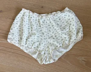 Brandy Melville Shorts Emery Floral One Size Cream Green thumbnail 1