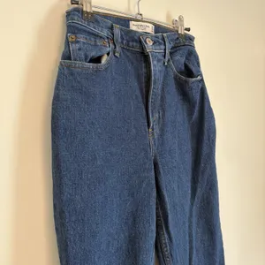 Abercrombie‎ & Fitch '90s Slim Straight Ultra High Rise Curve Love Jeans 24 00 thumbnail 4