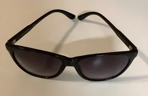 Lucky Brand Los Feliz Black Sunglasses Gradient Smoke Lens 58-16-140 Cat 3, Used thumbnail 1