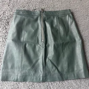 Dark green faux leather zip up skirt, size M thumbnail 3