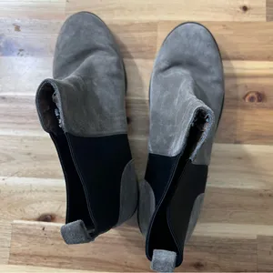 Steve Madden GRROUPlE Taupe Suede Chelsea Boots thumbnail 2