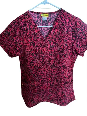 WonderWink Women's Top in Red and Black Pattern thumbnail 1