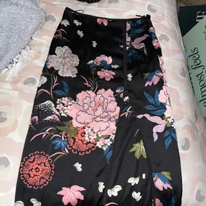 ZARA Floral Satin Skirt thumbnail 5