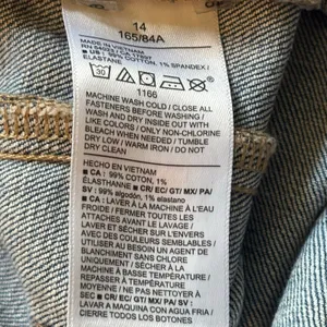 Old Navy Medium Wash High Rise Barrel Leg Jeans - size 14 thumbnail 5