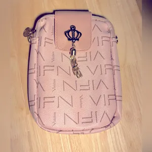 NEW Cute pink travel strolling crossbody purse bag thumbnail 2