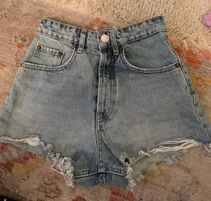 Zara Light Wash Jean Shorts thumbnail 1