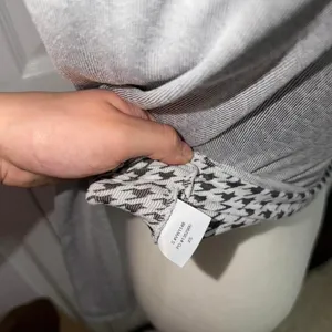 Vuori Grey Long Sleeve Tee Size XS NWOT thumbnail 3