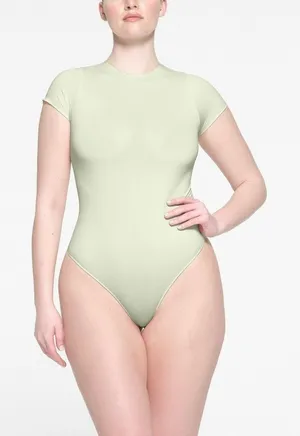 Skims essential T-shirt bodysuit,‎ Women's Size Medium thumbnail 1