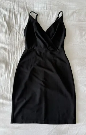 Black Mini Dress V-Neck And Open Back Detail thumbnail 1