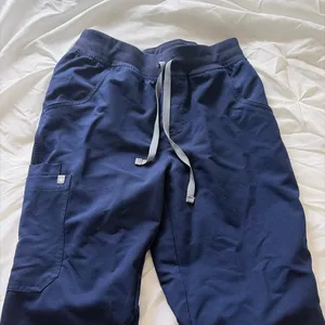 FIGS Cade Cargo Scrub Pants thumbnail 3