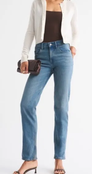 Abercrombie & Fitch Curve Love Mid Rise Straight Jeans thumbnail 1