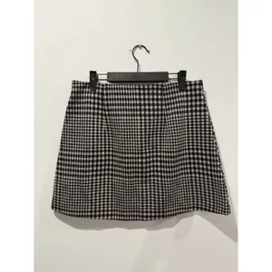 H&M Plaid Mini Skirt Womens Medium Elastic Waist Academia Work Collegiate Travel thumbnail 2