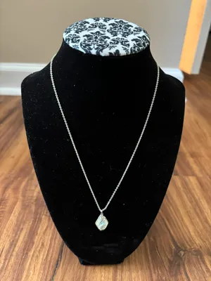 Kendra Scott Necklace thumbnail 1