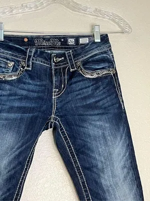 Miss Me Signature Crop Women's Distressed Embellished Bling Back Pockets Size 26 thumbnail 4