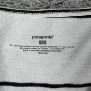 Patagonia Striped V-Neck Women's XL thumbnail 2