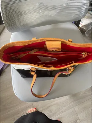 Dooney & Bourke Cream & Black colorblock 2 Tone Patent Leather Tote Ivory Heart thumbnail 2