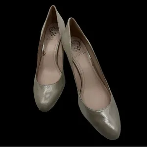 Vince Camuto Torva size 8 upper leather shimmer pumps thumbnail 2