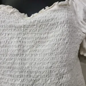 American Eagle -318 white smocked crop top short sleeve‎ Large thumbnail 2