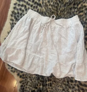 White skirt Size M thumbnail 1