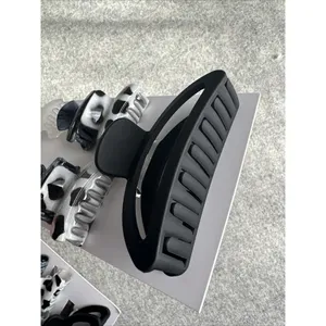 Time And‎ Tru Hair Claw Clip Lot of 2 Sets, 14 Total Black Clear White Lg Small thumbnail 13