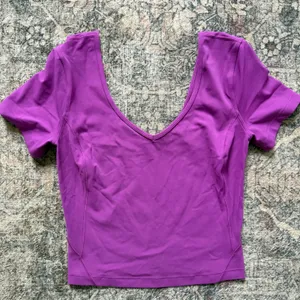 Lululemon Align T-Shirt Purple W3FGSS V-Neck Scoop Back Crop Top Slim Fit Size 4 thumbnail 3