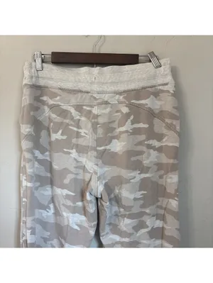 Athleta Balance Printed Jogger Neutral Camo Sweatpants Tall Medium MT thumbnail 5