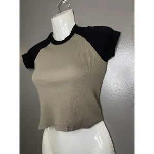 Brandy Melville Shirt Womens One Size Black Colorblock Raglan Cropped Tee Top thumbnail 3