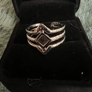 Women’s Stainless Steel Silver Adjustable Band Size 7-9 thumbnail 1