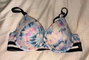 PINK Victoria's Secret Bra thumbnail 1
