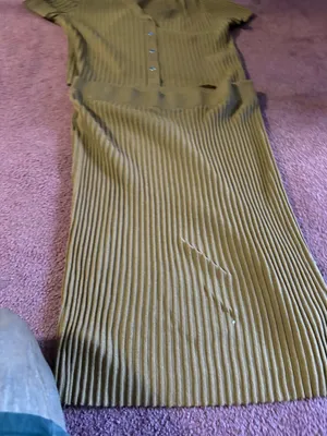 Woman dress out fit thumbnail 3